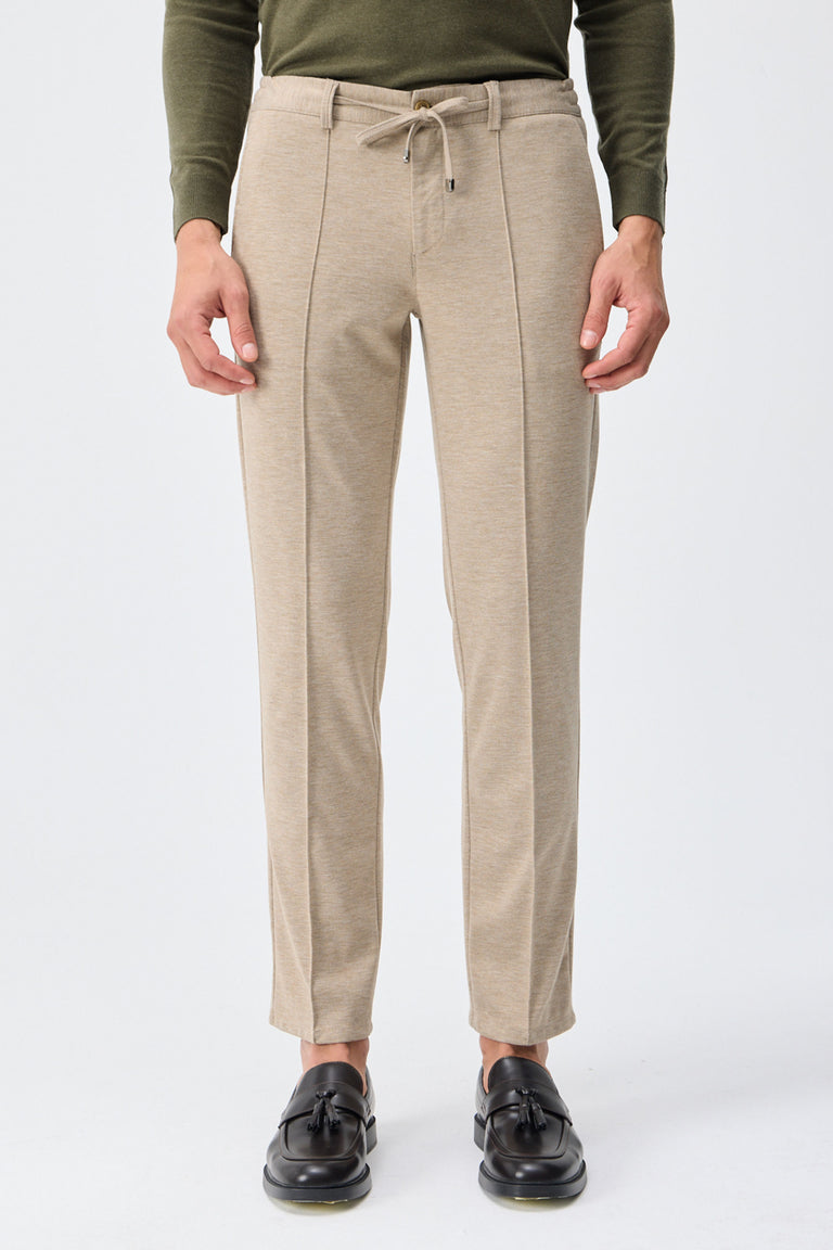 Elegante Herrenhose mit Kordelzug in Taupe- und Haferflockenbeige, taillierte Passform