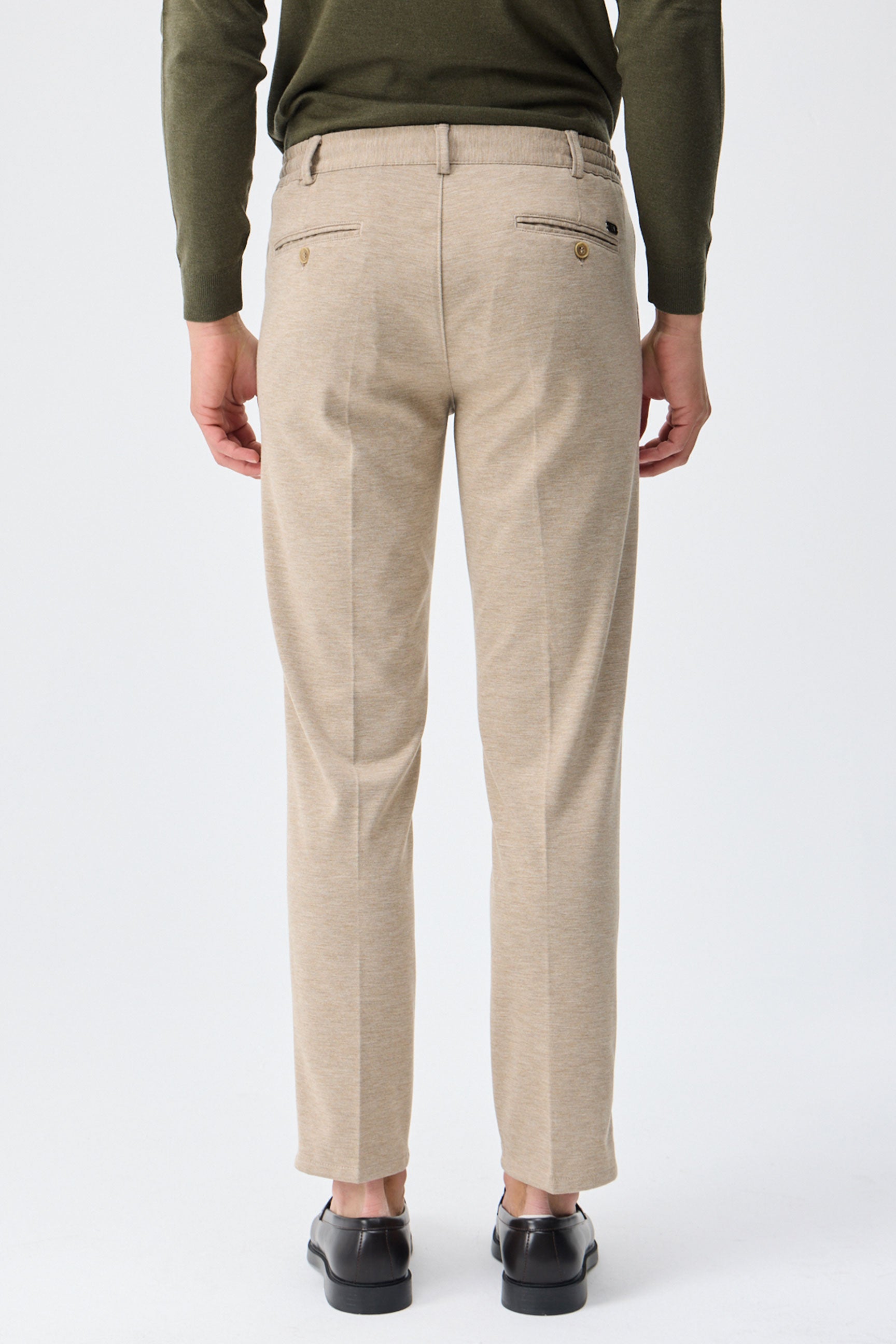 Beigefarbener Herren-Anzug aus weichem Jersey, elegant-lässig, bestehend aus Blazer und Hose