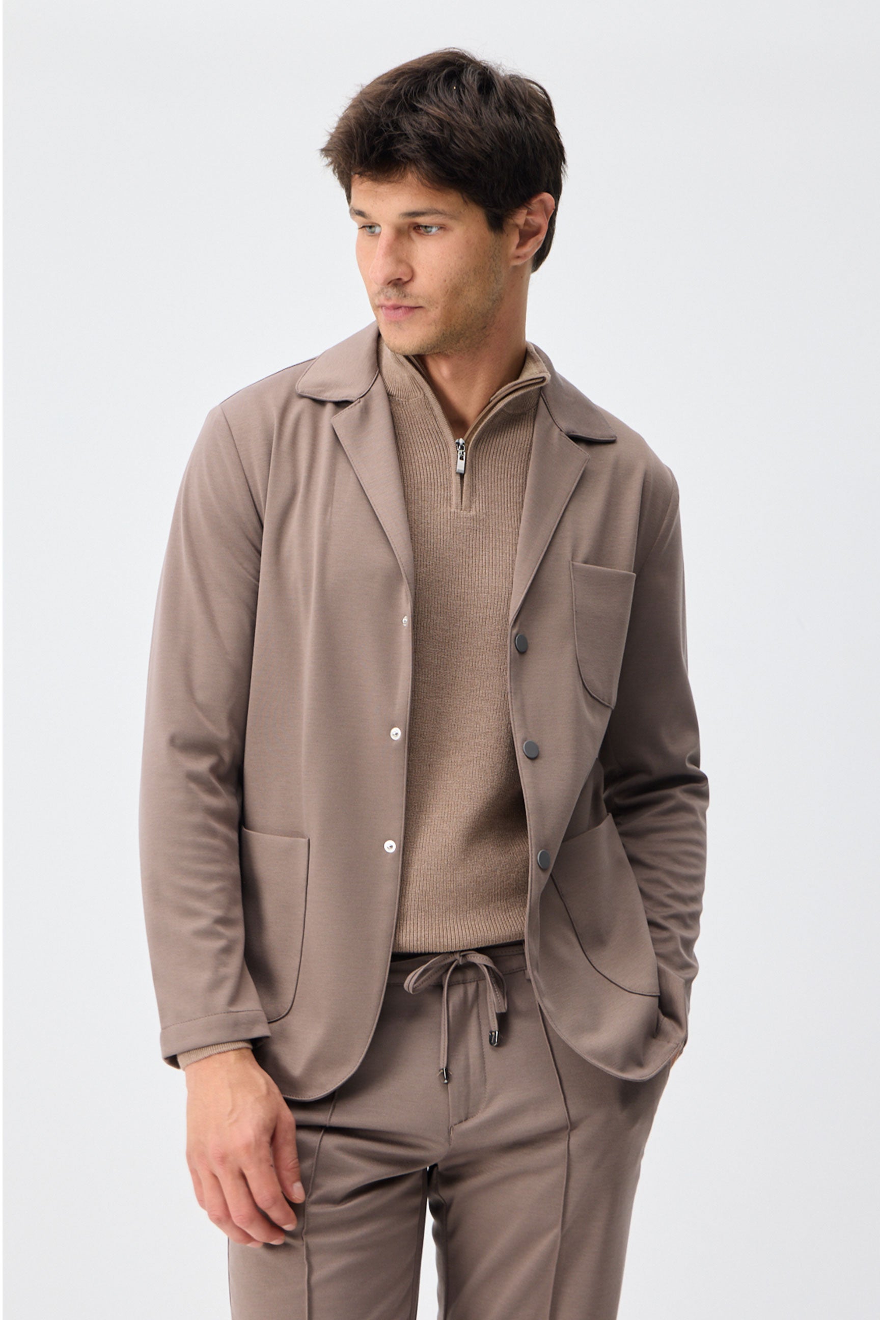 Herrenblazer aus weichem Jersey in Taupe-Braun, elegant-lässig
