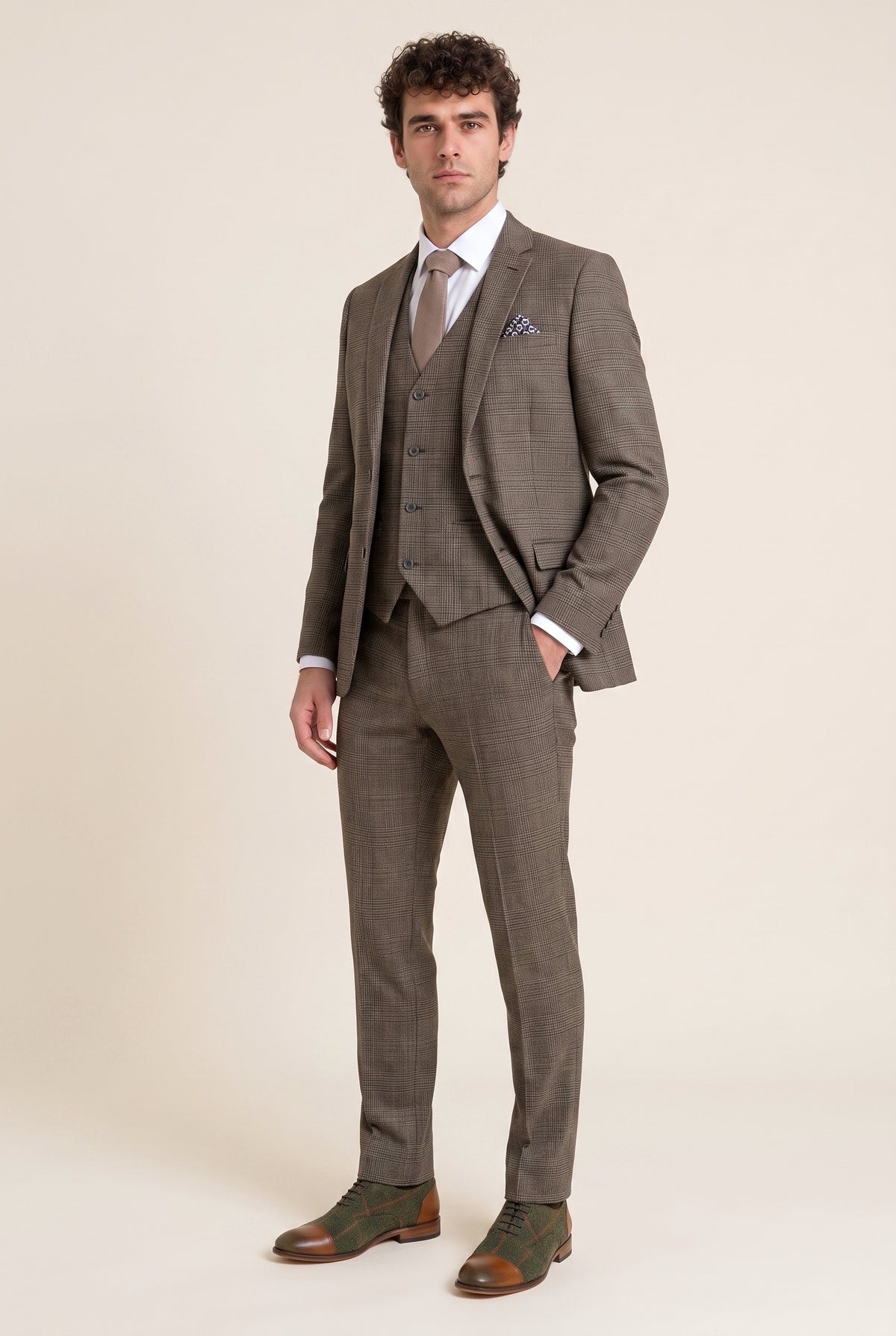 Look #603 styled with Herrenanzug, hellbraun, klassisch kariert, Slim Fit, 3-teilig