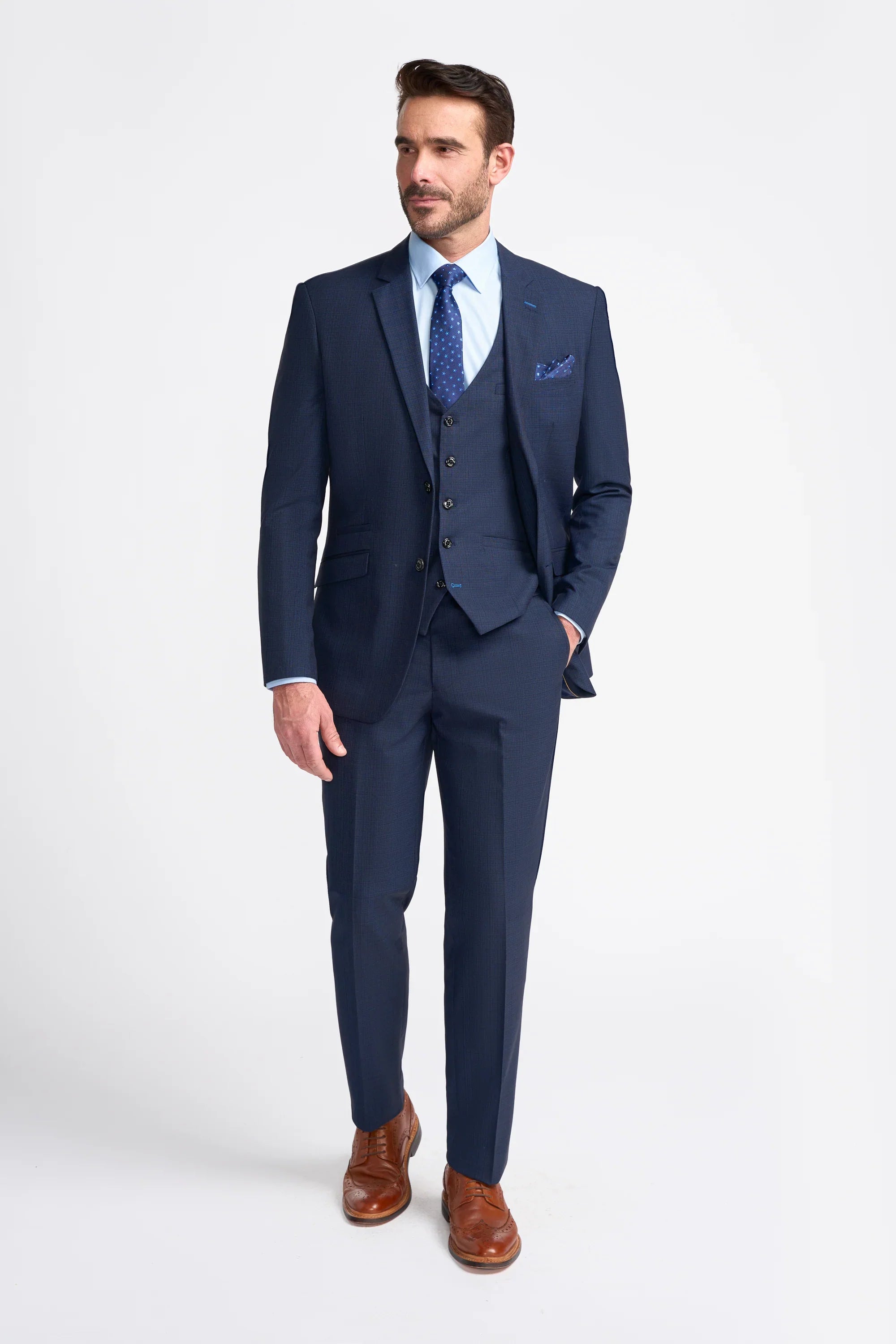 Marineblauer Anzug im Tailored Fit für Herren