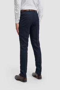Hellblauer Herren-Dreiteiler mit Karomuster und kontrastierender marineblauer Hose