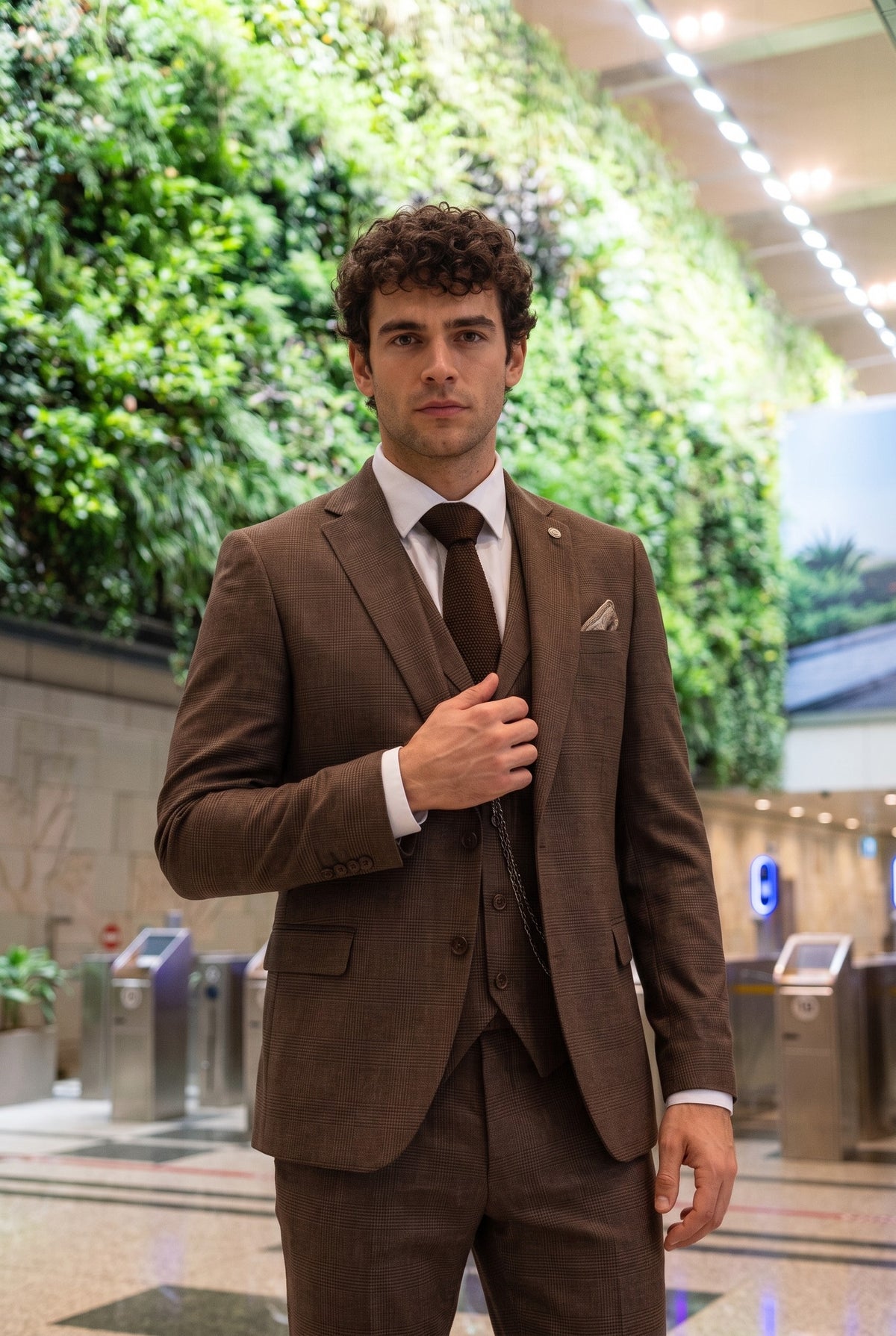Look #567 styled with TP-50 - Brauner 3-teiliger Herrenanzug im Prince-of-Wales-Karo-Muster