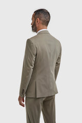 Donatella – Dreiteiliger Herrenanzug in Salbeigrün mit taillierter Passform