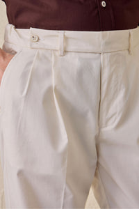 Weißer, eleganter 2-teiliger Herrenanzug im Safari-Stil mit Stehkragen und Stretchanteil