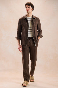 Herren-Leinenanzug, zweiteilig, elegant-lässig, aus braunem Leinen, mit Reißverschluss vorne, im Safari-Stil, Sommer