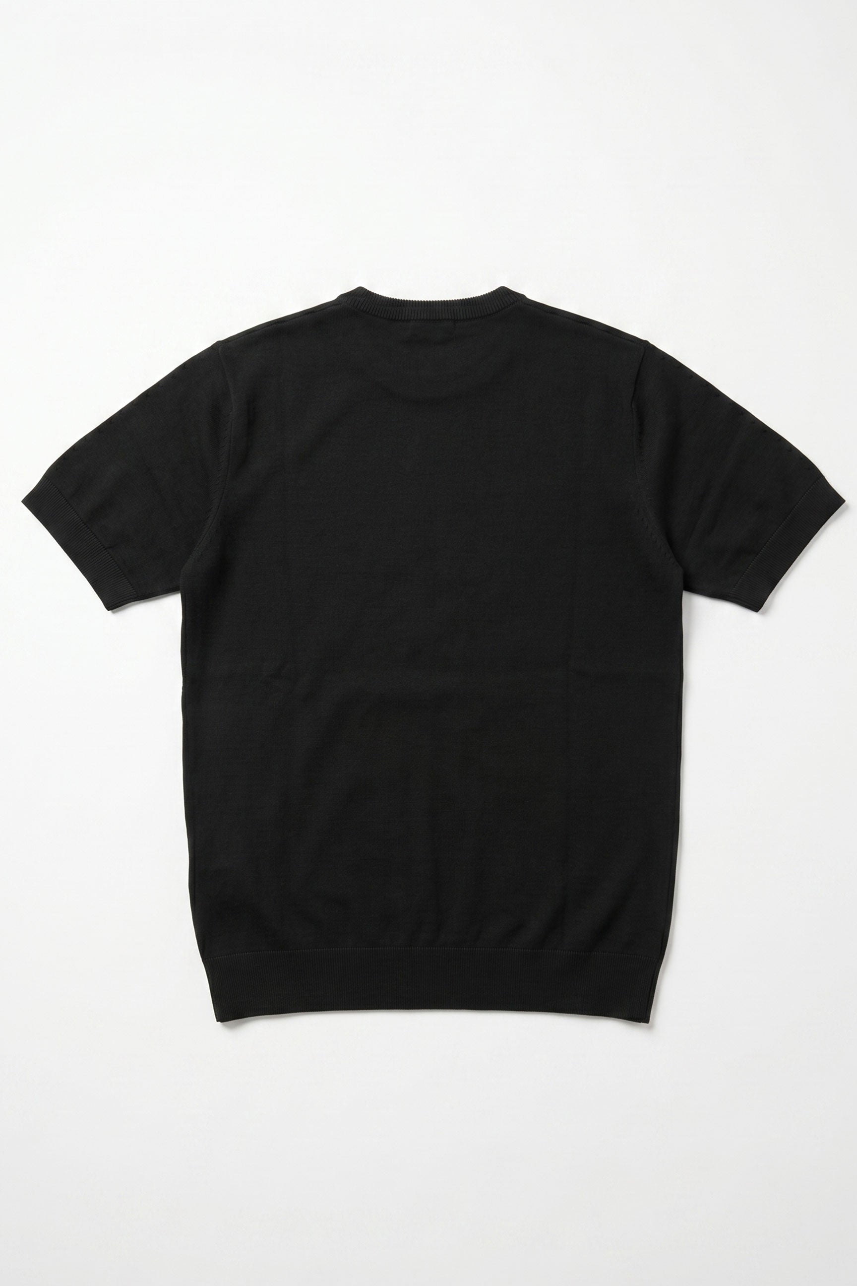Schwarzes, klassisches Herren-Strickshirt mit kurzen Ärmeln und Rundhalsausschnitt
