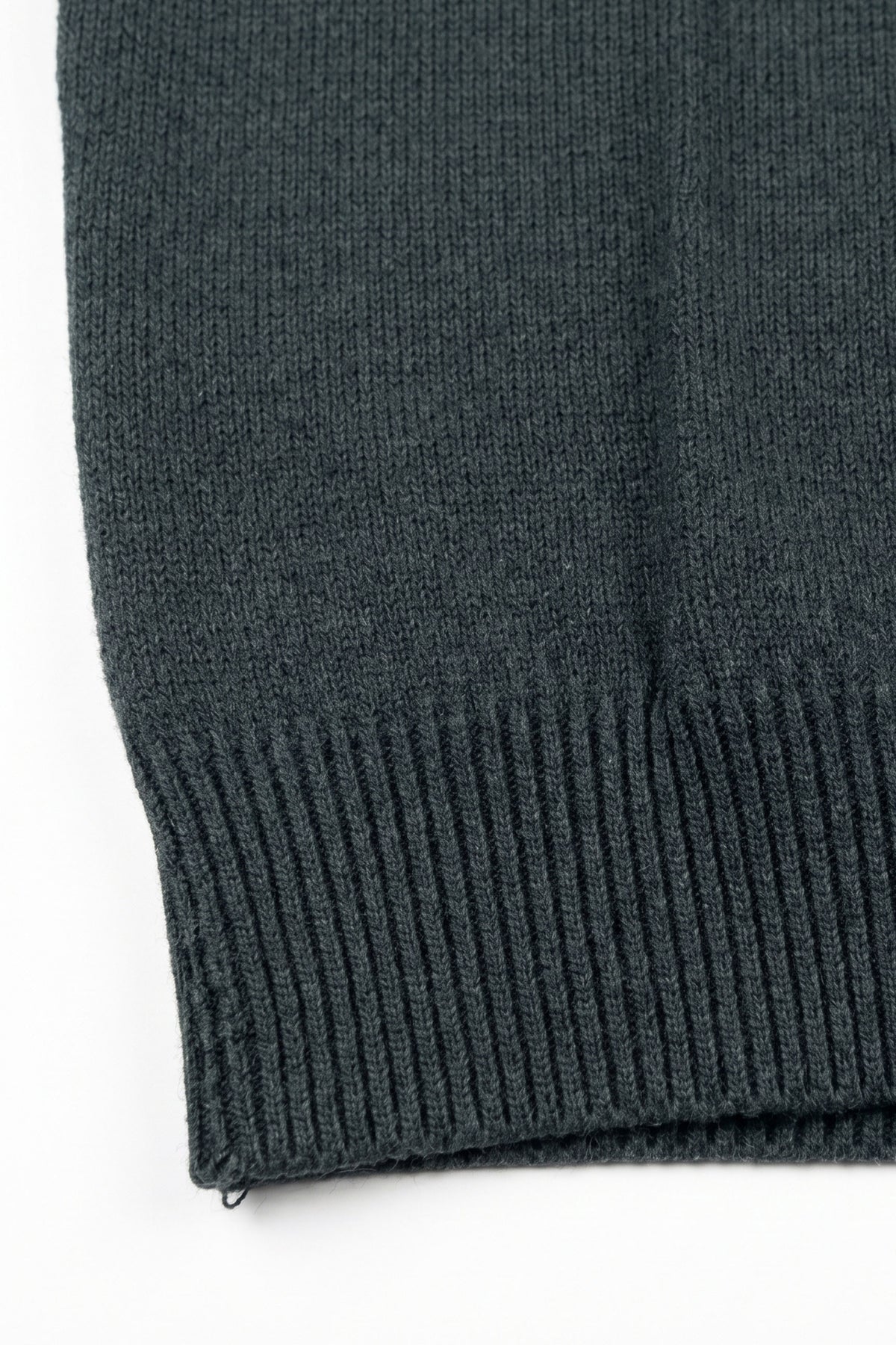 Herren-Strickpullover in Marineblau mit Rundhalsausschnitt und normaler Passform
