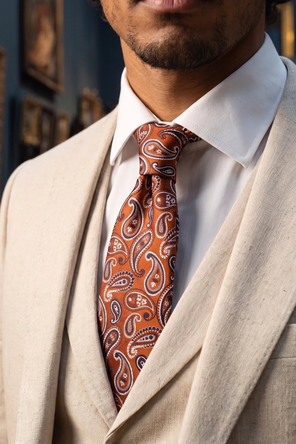 Herrenkrawatte mit bronzefarbenem Paisley-Muster
