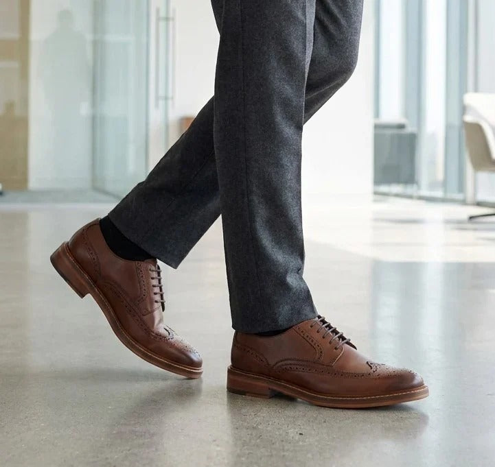 Braune Brogue-Schuhe für Herren aus Leder