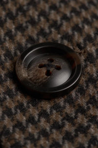 Herrenmantel aus braunem Wollmischgewebe mit Hahnentrittmuster