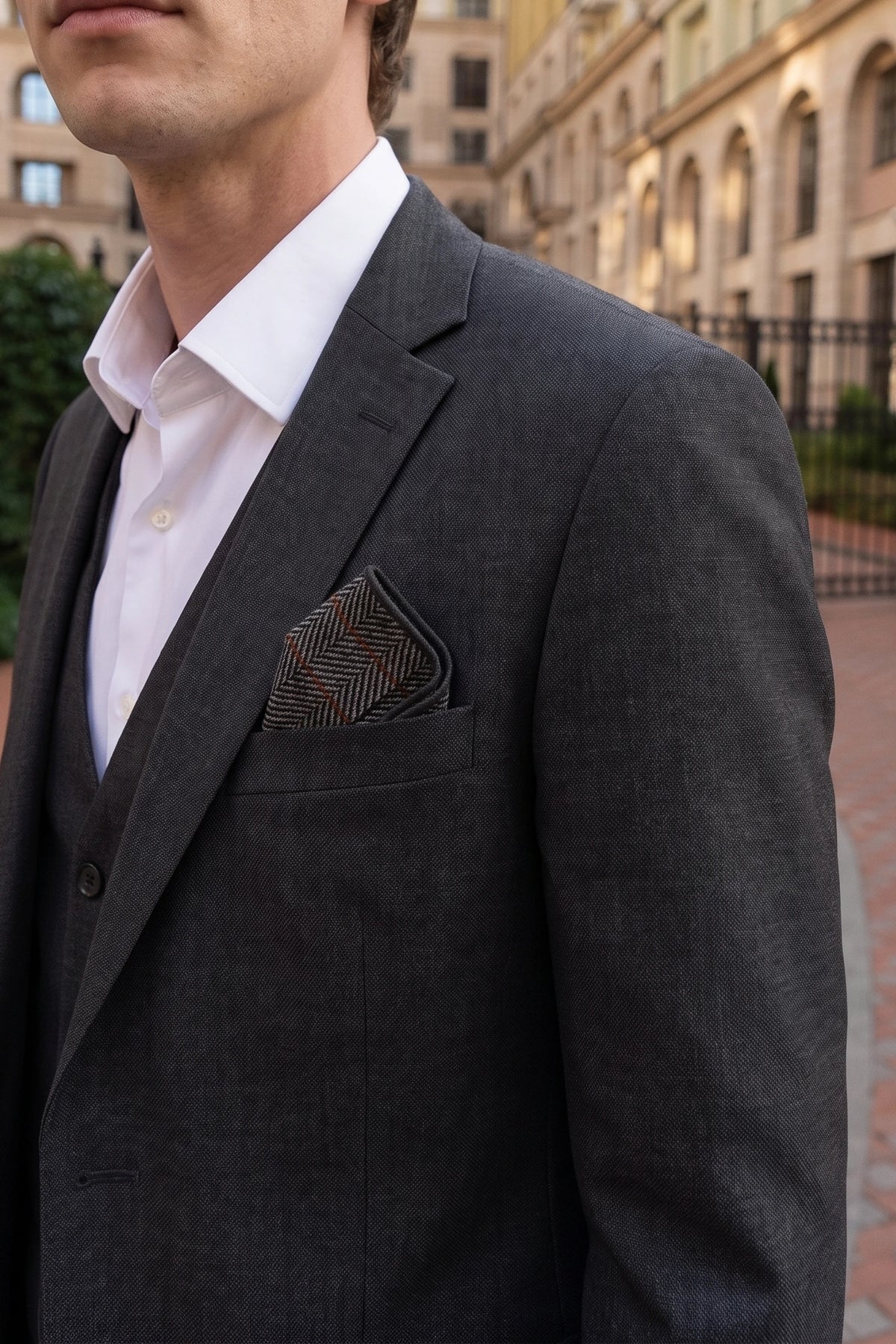 Einstecktuch für Herren aus anthrazitfarbenem Tweed-Wollmischgewebe
