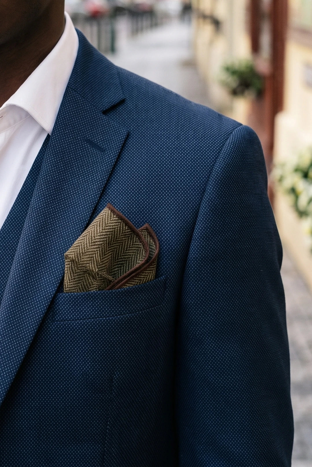 Einstecktuch für Herren aus dunkelbraunem Tweed-Wollmischgewebe