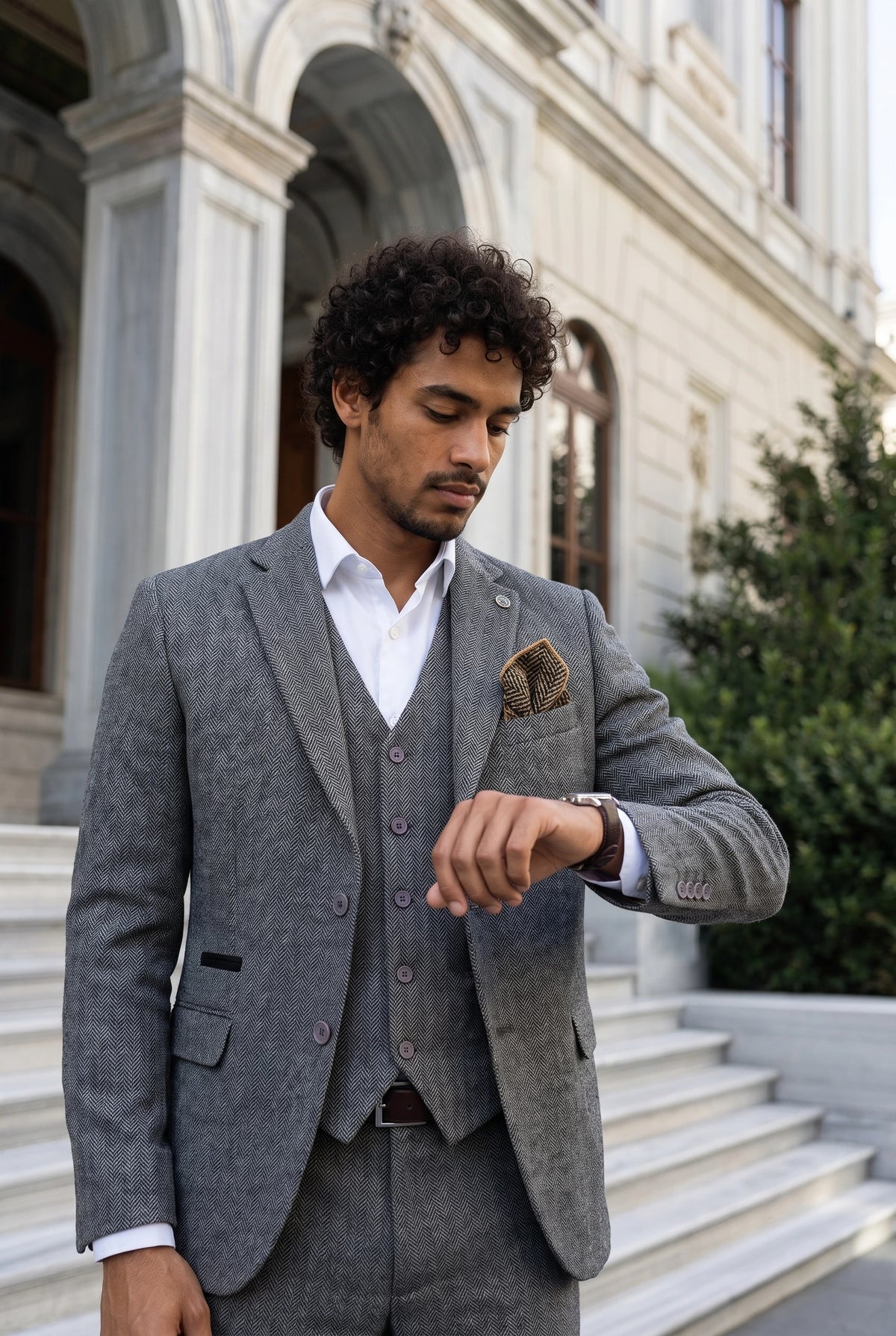 Einstecktuch für Herren aus goldfarbenem Tweed-Wollmischgewebe