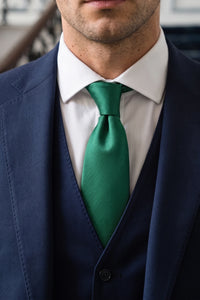 Grüne, schmale Herrenkrawatte, 6 cm breit