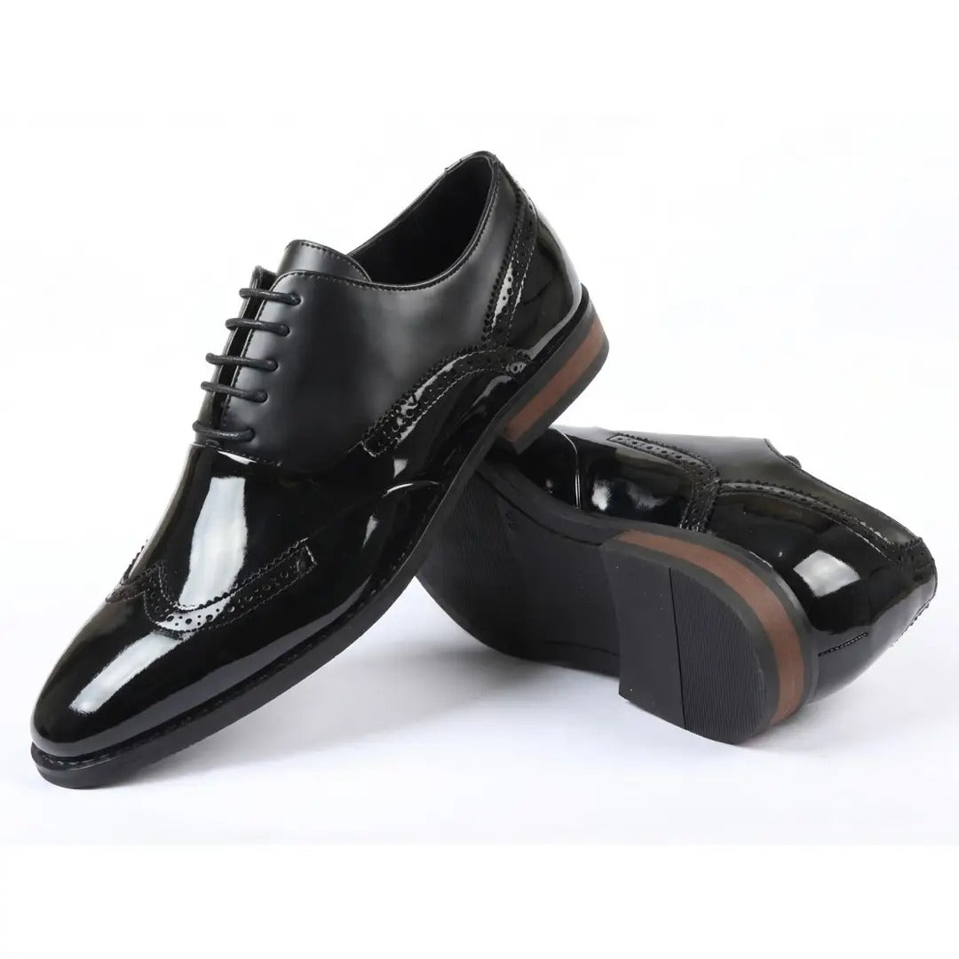 Herren-Oxford-Schuhe aus Lackleder mit Flügelkappe