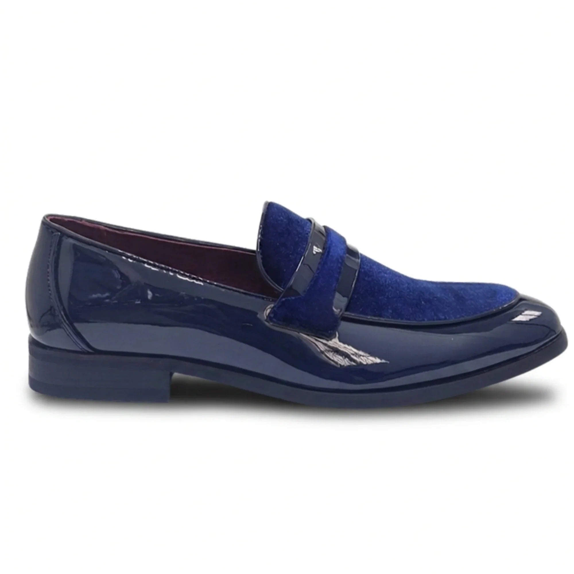 Herren-Slipper aus veganem Leder mit Samtdetails und Lackleder-Finish