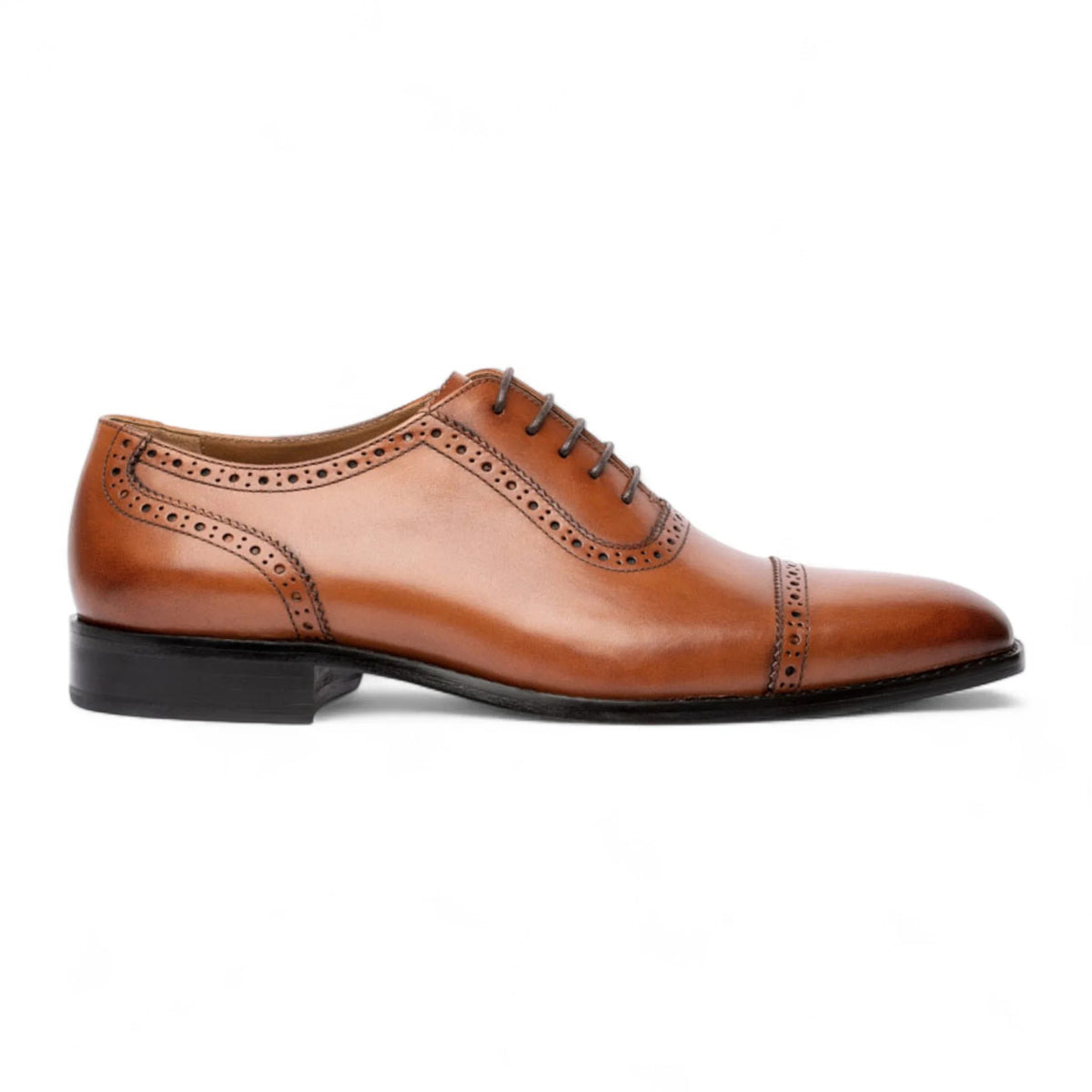 Herren-Oxfordschuhe aus hellbraunem Leder mit Kappe
