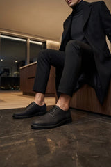 Pedro – Schwarze Wildleder-Derby-Schnürschuhe für Herren mit matter Oberfläche